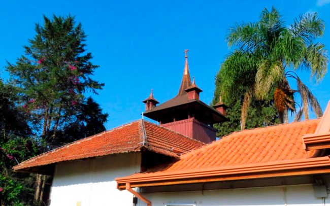 Torre da igreja no Residencial Sênior Retiro Suíço em São Paulo